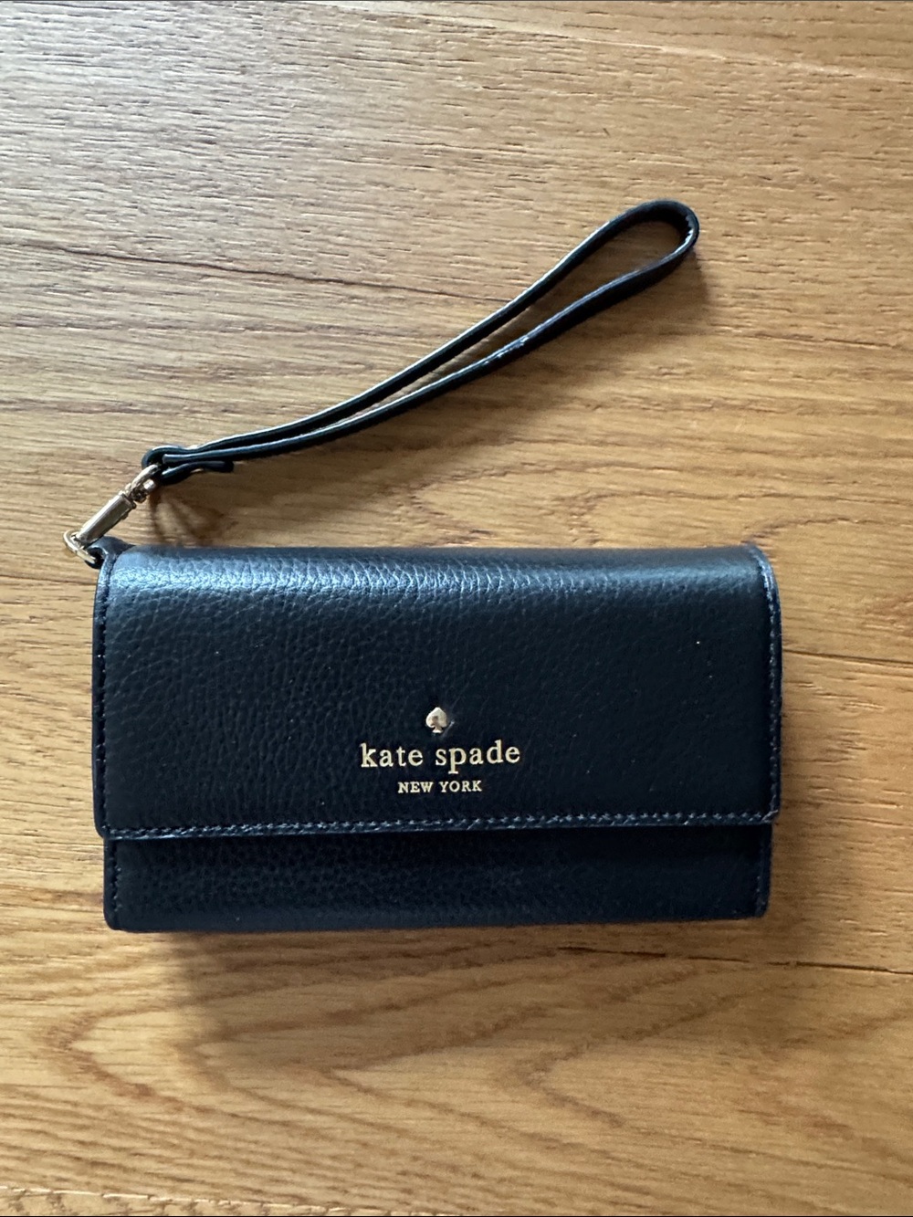 Kate Spade wristlet wallet